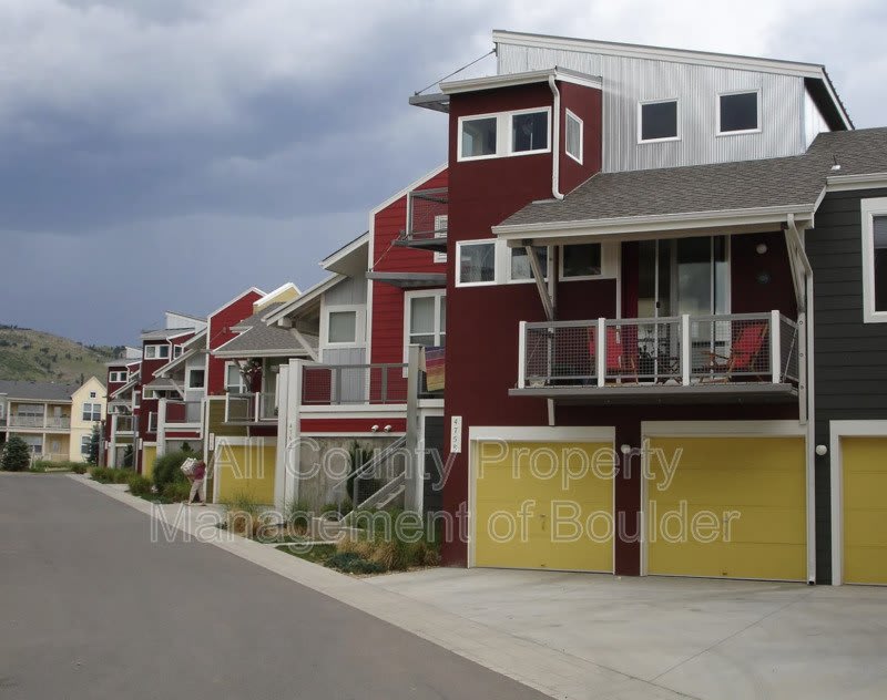 4758 18th Street – photo 1
