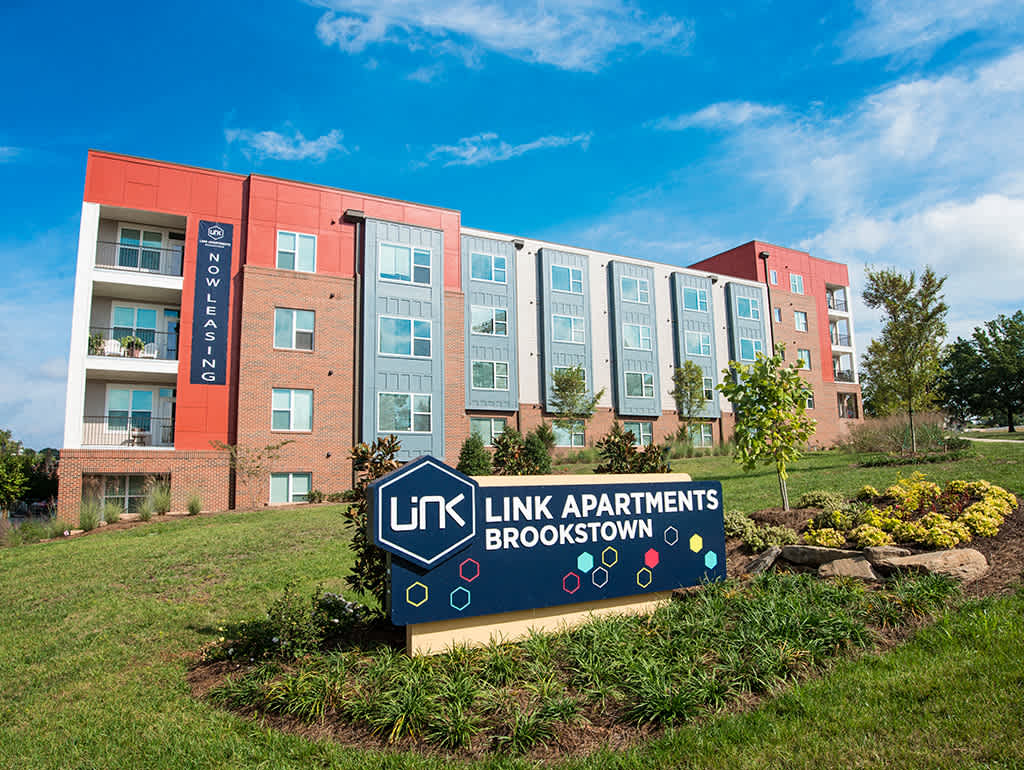 Link Apartments Brookstown – photo 1