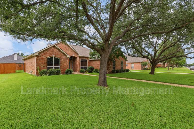 1612 Twin Oaks – photo 3