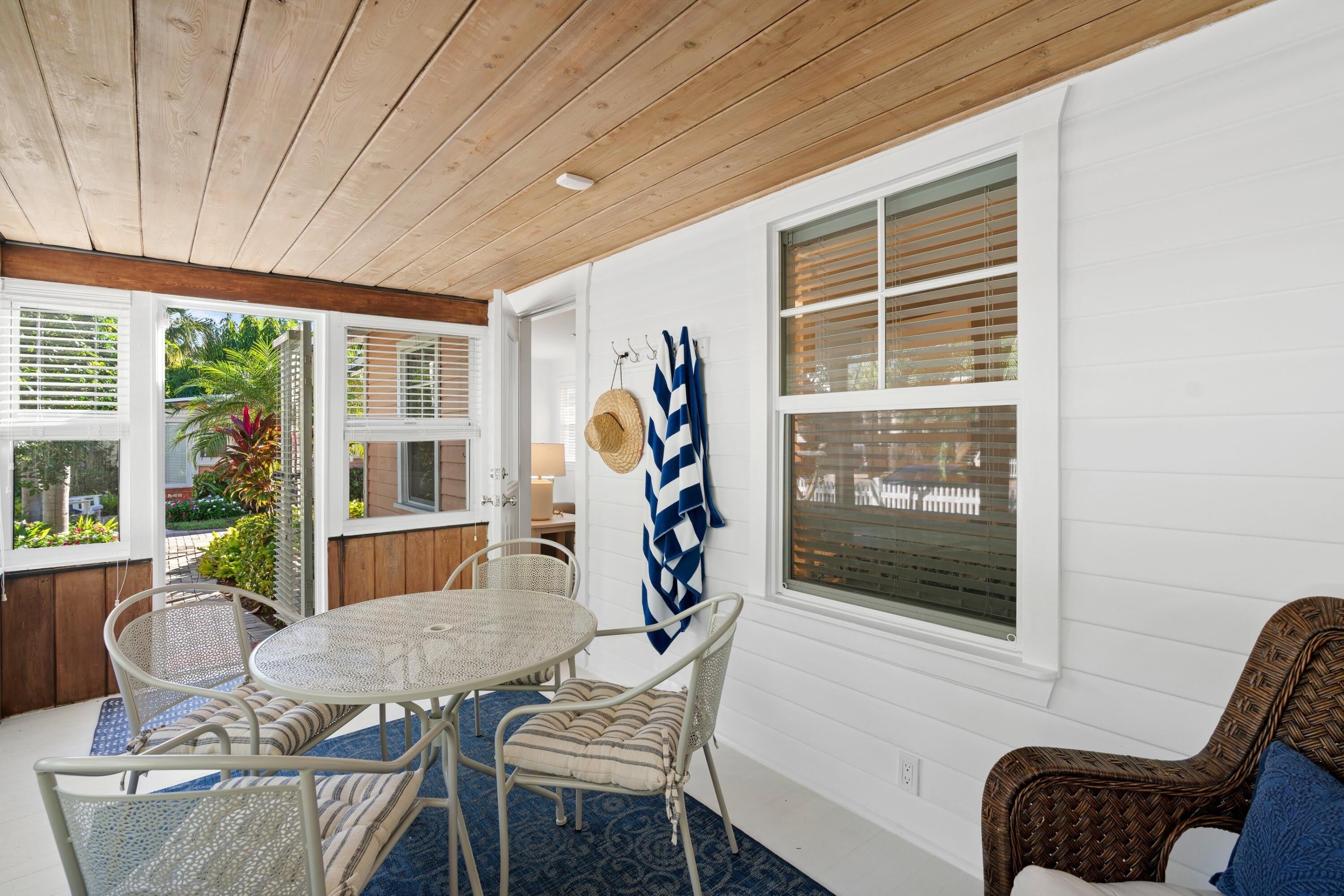 118 SE 7th Avenue – photo 2