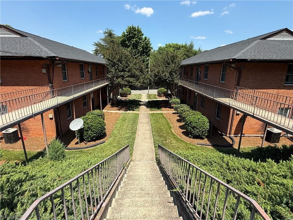 525 S Green Street – photo 1