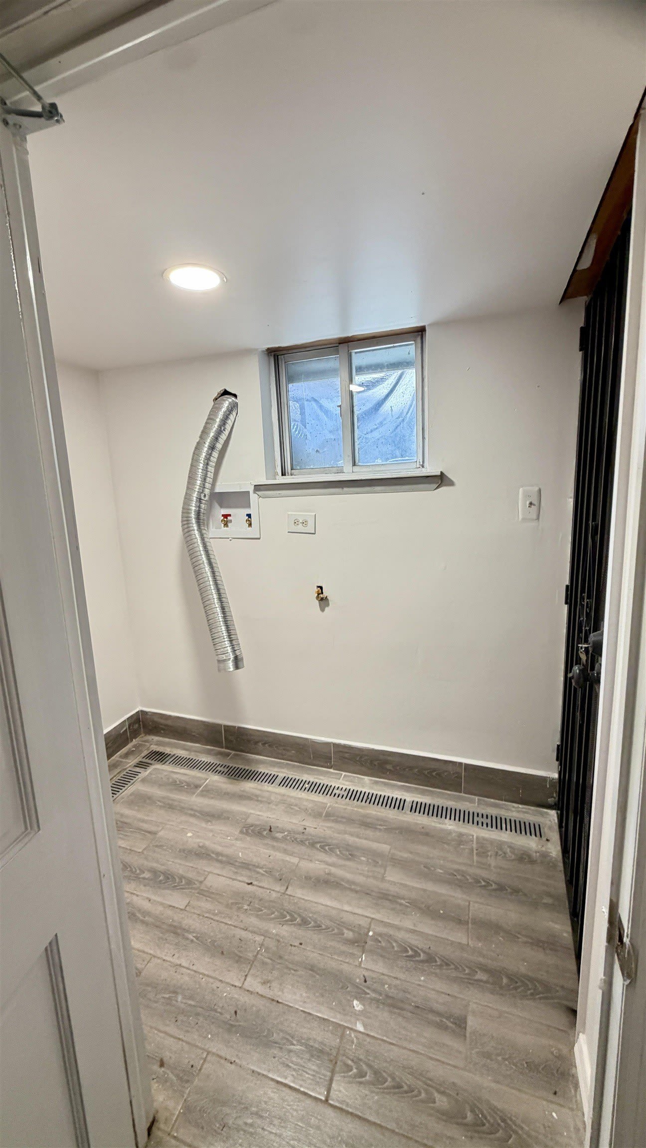 11 E 37Th St – photo 4