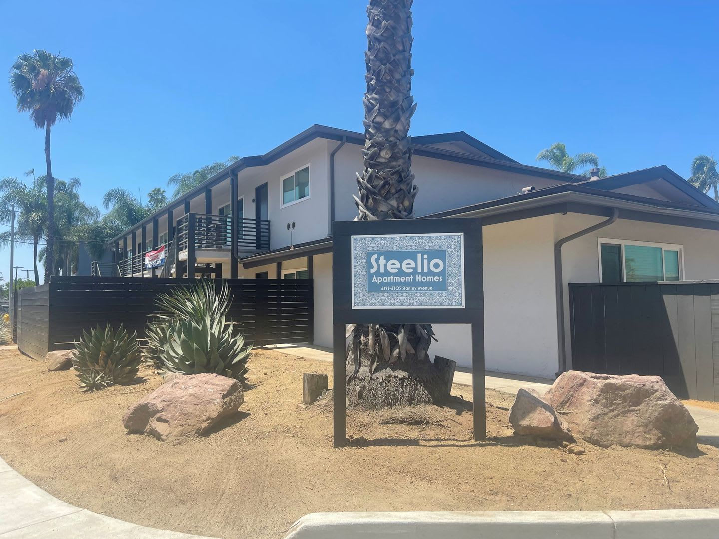 Awesome Updated 1 Bedroom apartment @ The Steelio with parking, pool and AC! EV Chargers! – photo 2