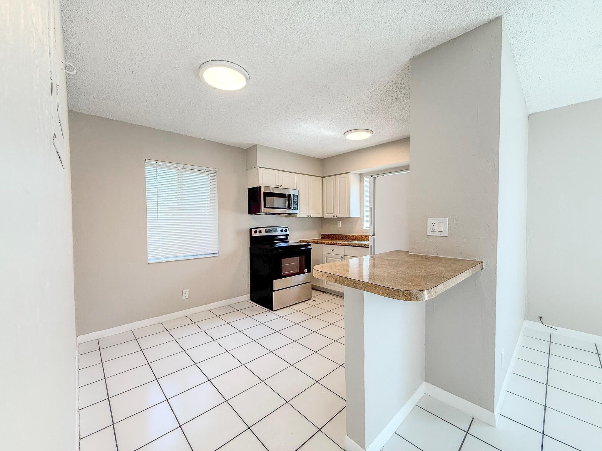 1025 NE 17th Avenue – photo 4
