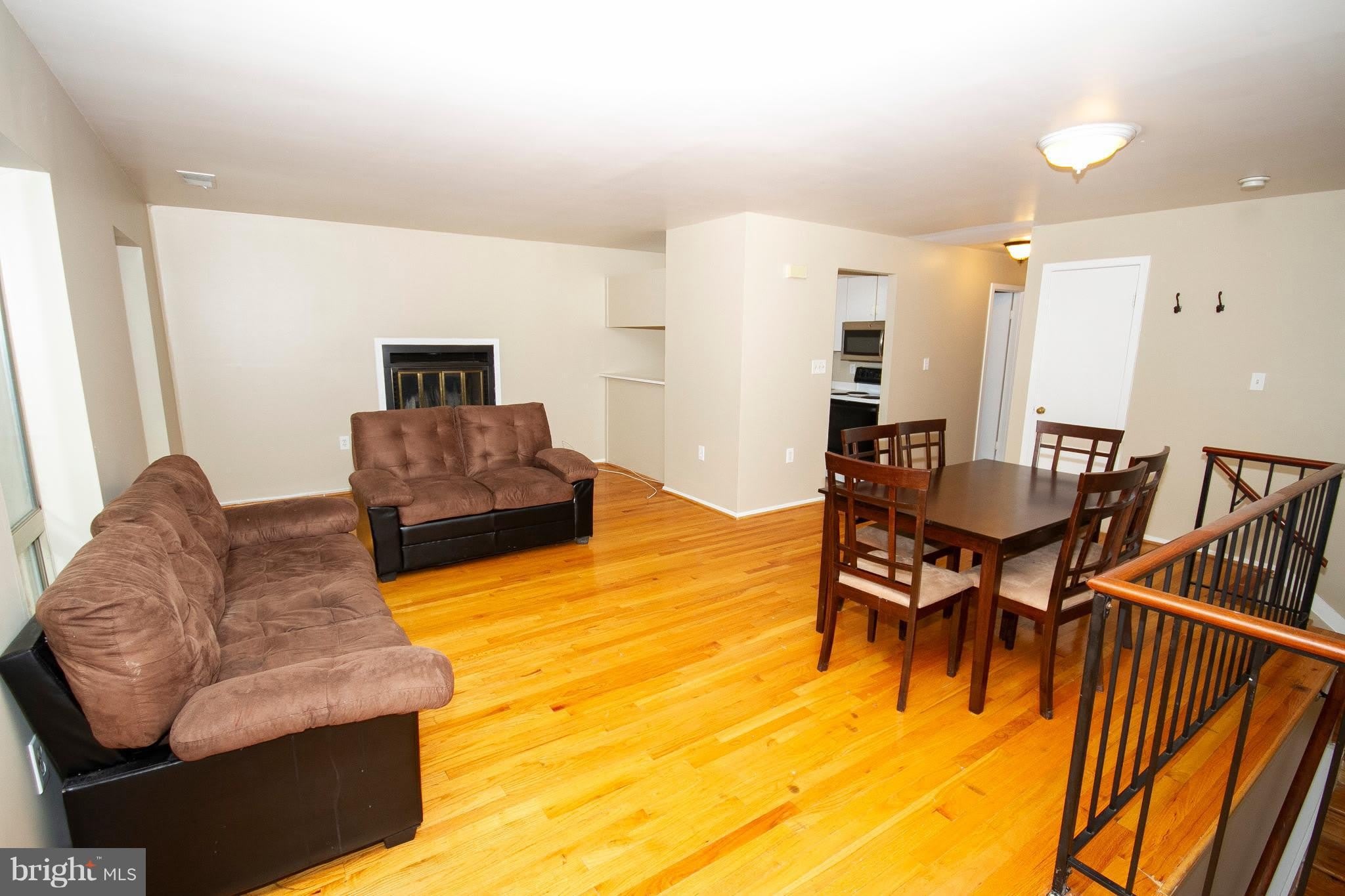 10-B LEE Street W – photo 2
