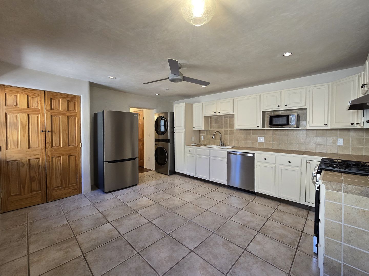 603 1/2 Paseo de Peralta – photo 2