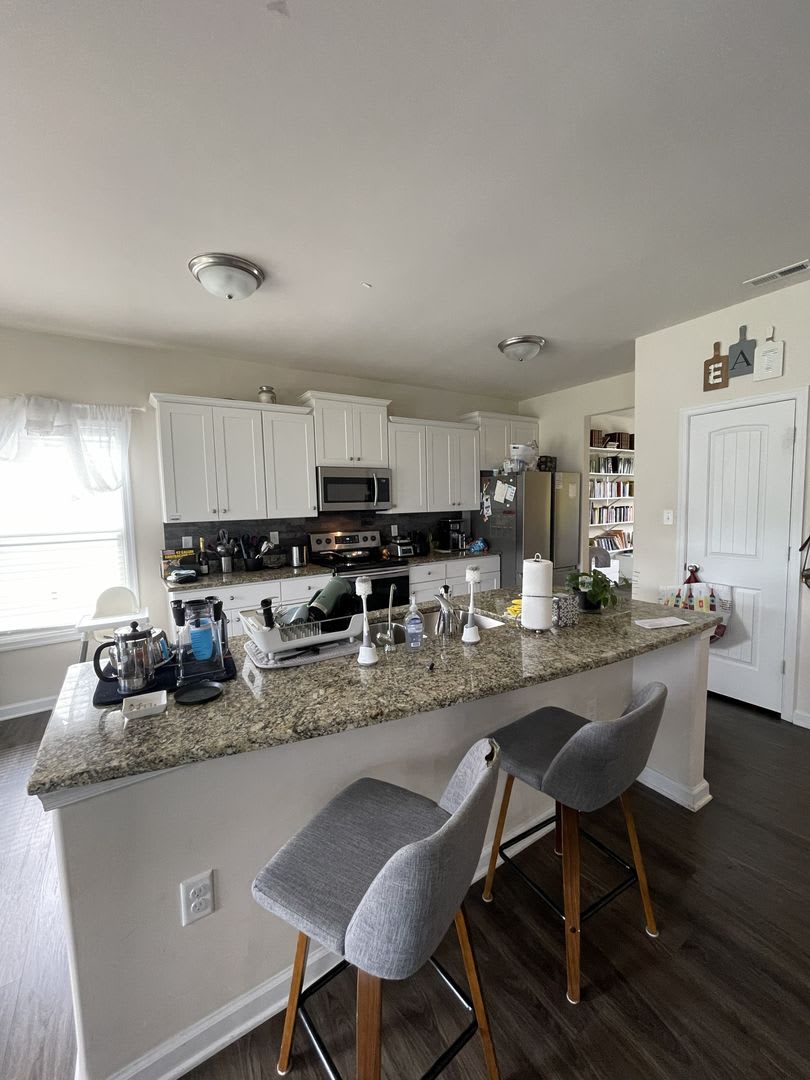 Large Transitional With Lots Of Room For Entertainment On Quiet Cul De Sac In Castleton Subdivision – photo 5