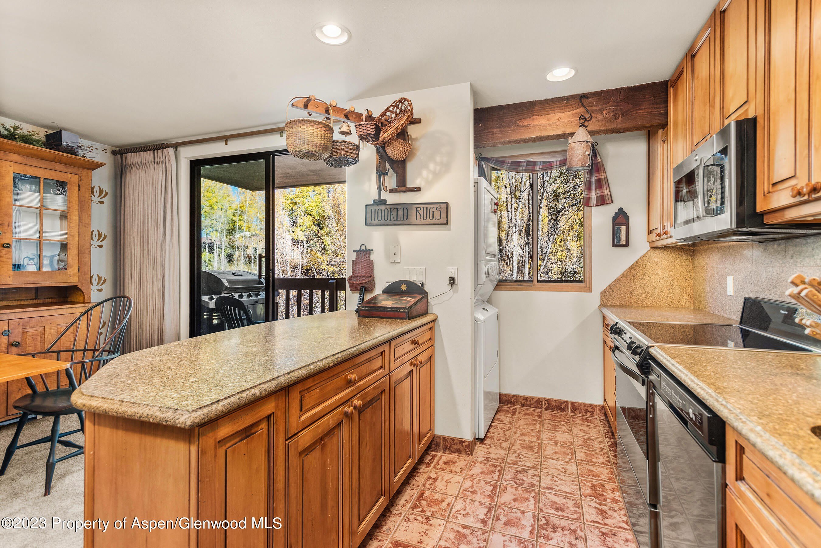 1024 E Hopkins Avenue – photo 5