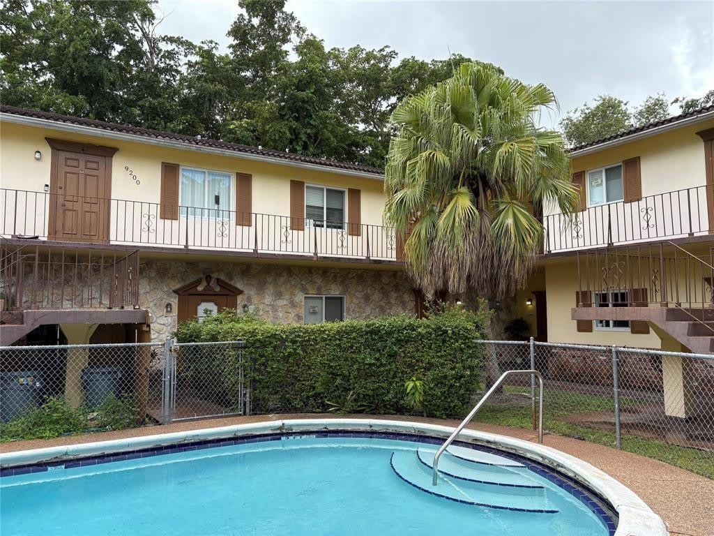 9200 Nw 38Th Drive – photo 2