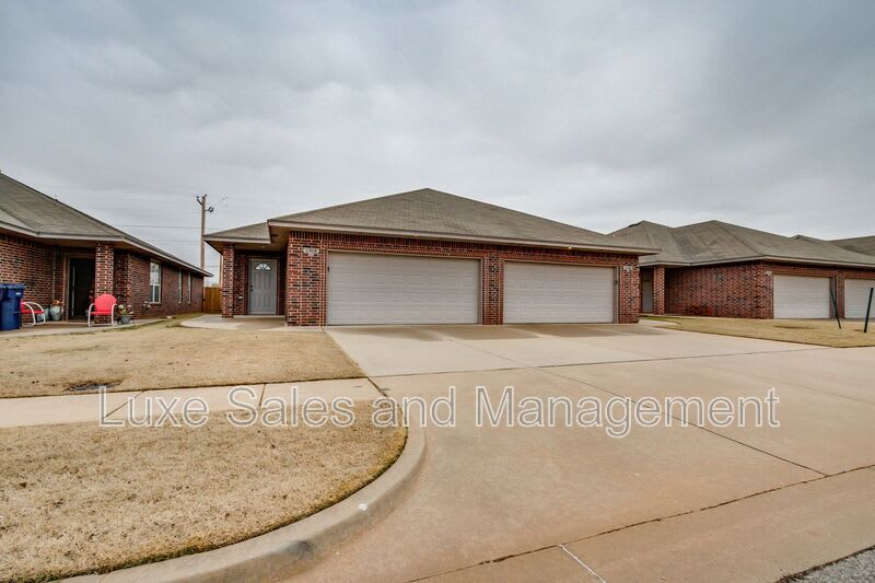 1308 Garden Gate Drive – photo 2
