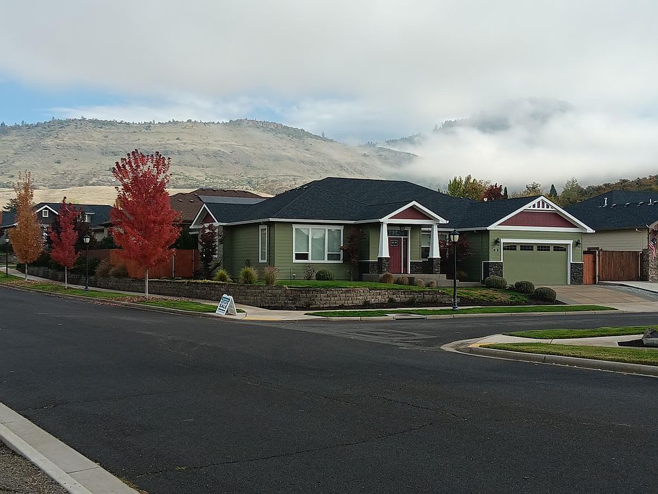 925 Callaway Drive – photo 2