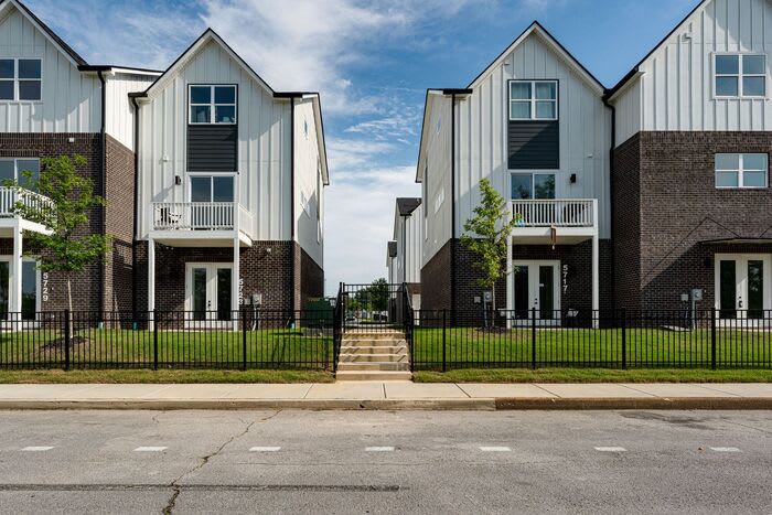 5714 Sofias Circle – photo 1