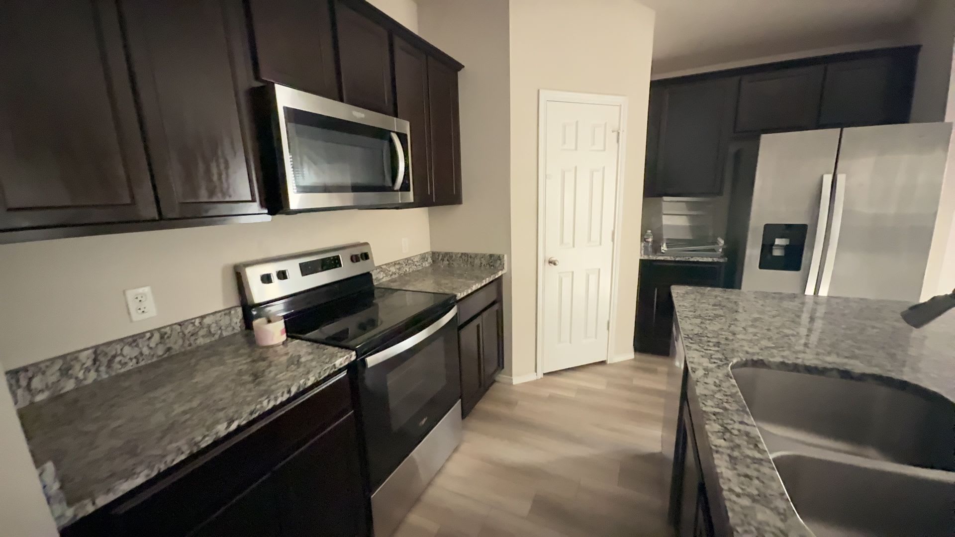 LAKE POINTE TERRACE! 4-bedroom 2-bathroom house! $500 Off!! – photo 5