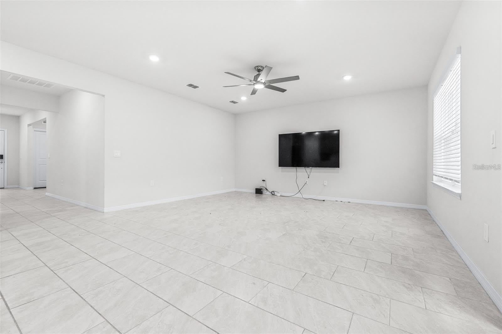 1050 MICHELANGELO Lane – photo 5