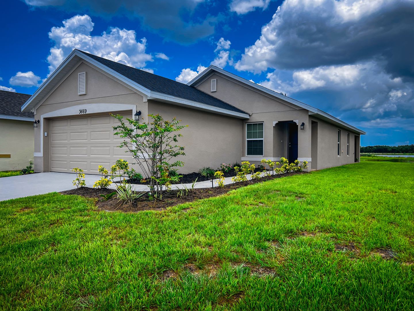 Beautiful 3 Bedroom Home with Pond View & No Rear Neighbors – photo 2