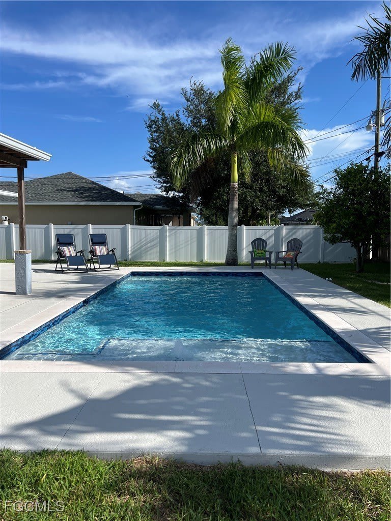 852 NE 7th Place – photo 1