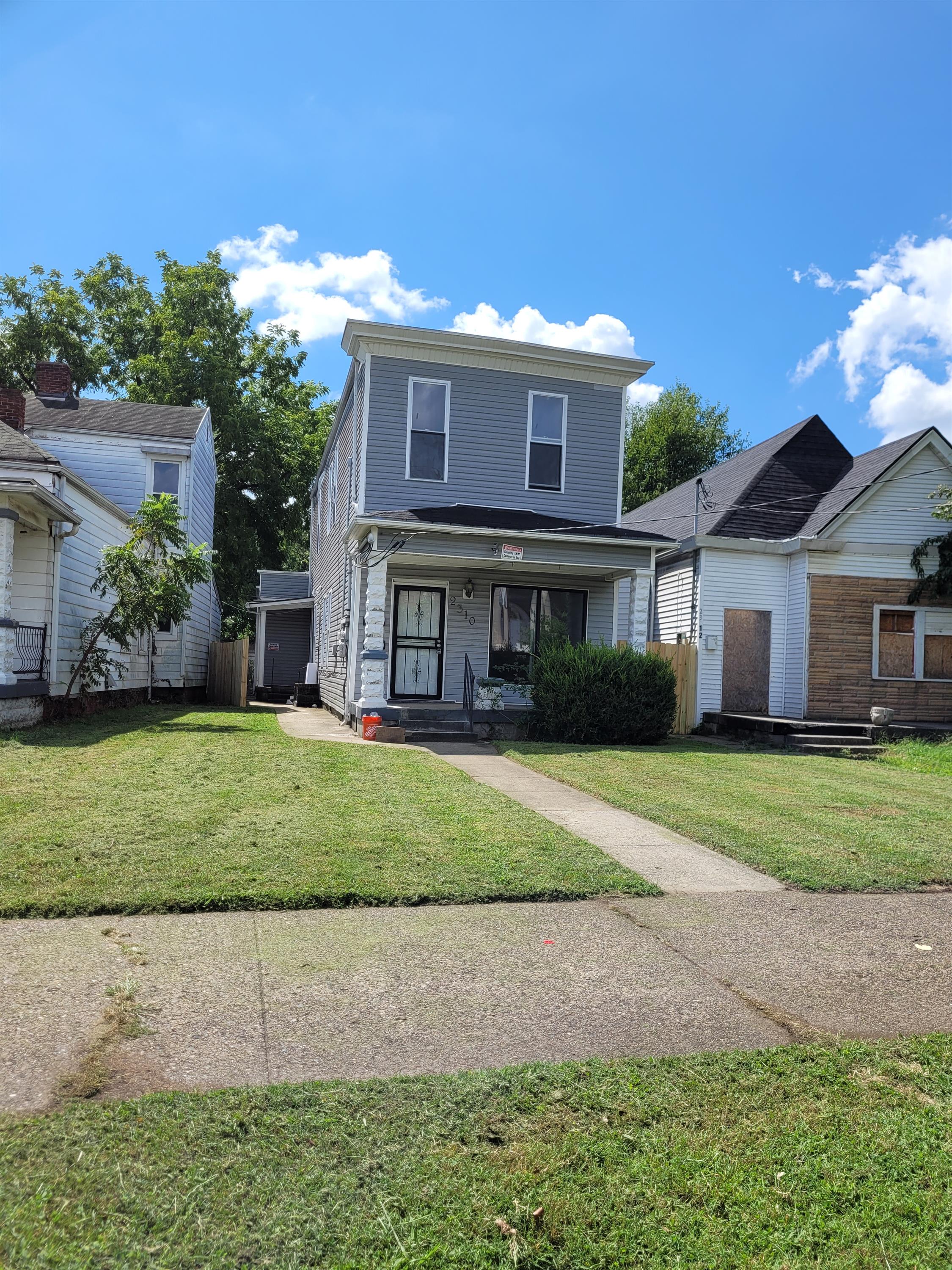 2310 West Broadway – photo 2