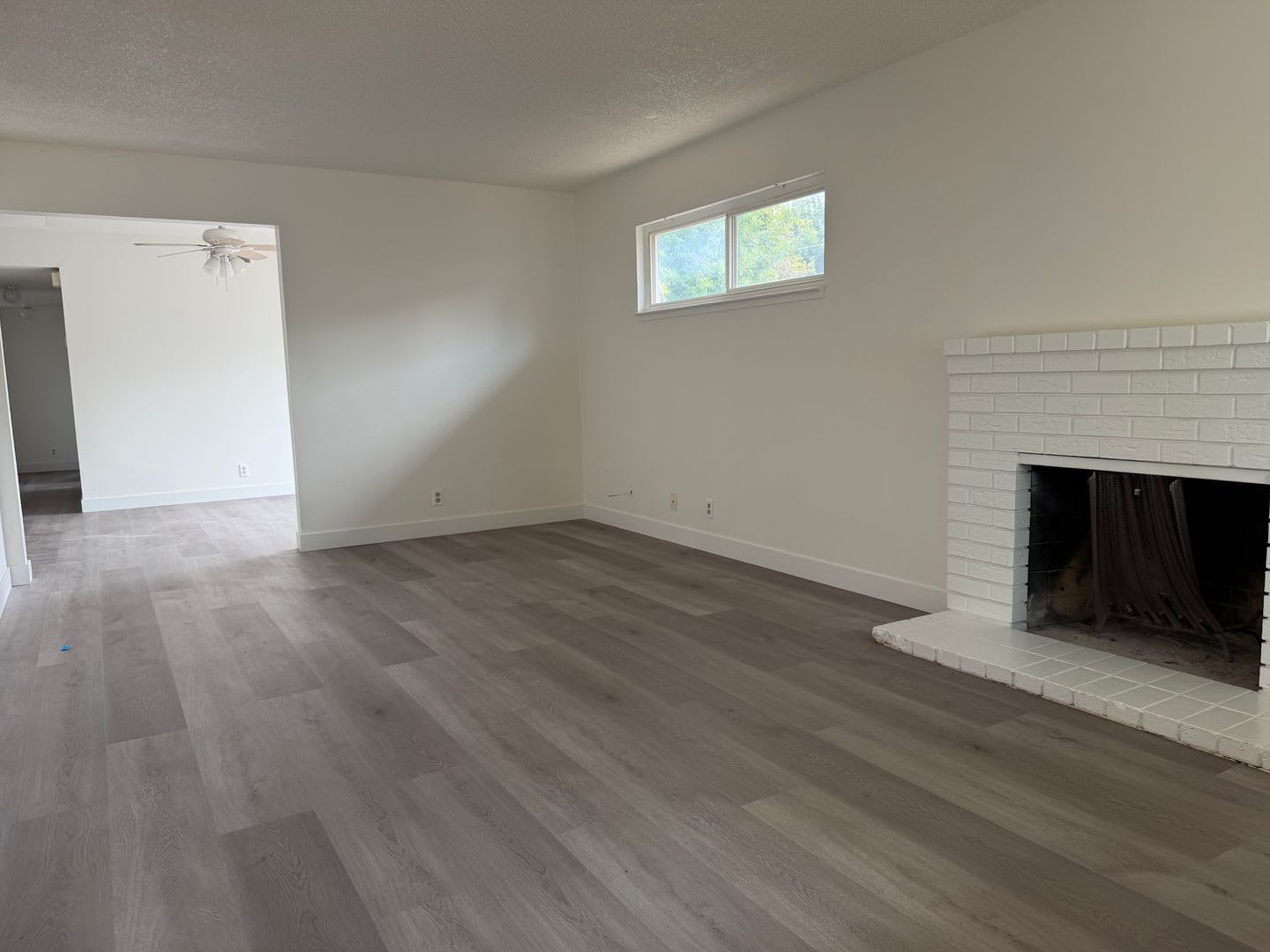 Recently Renovated 1050 soft. 3 Bedroom 2 Bathroom 1/2 Plex In Rancho Cordova For Rent – photo 3