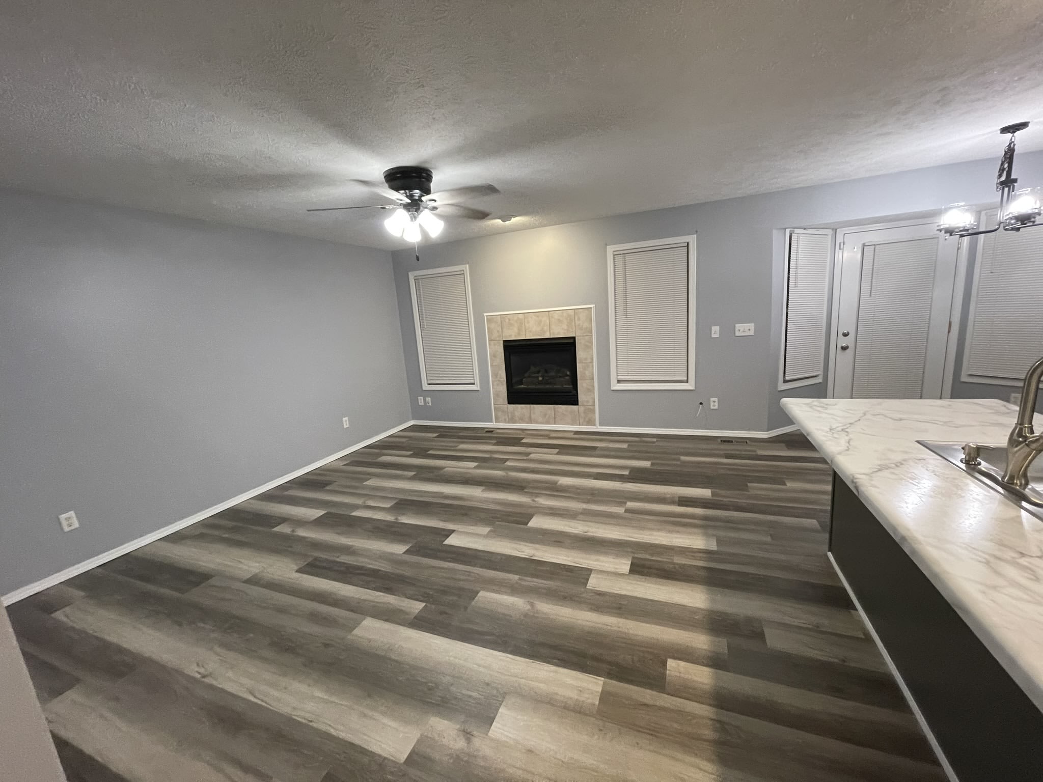 1100 Henry St – photo 4
