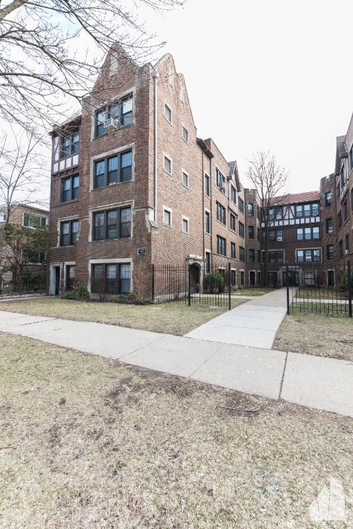 2617 West Berwyn Ave – photo 2