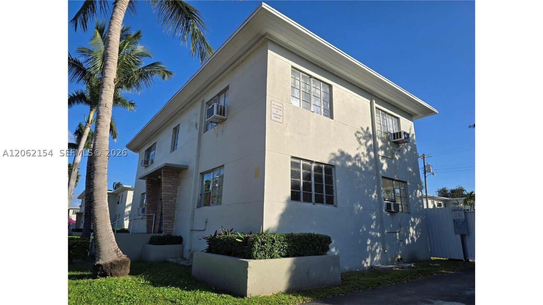 660 84th St – photo 1