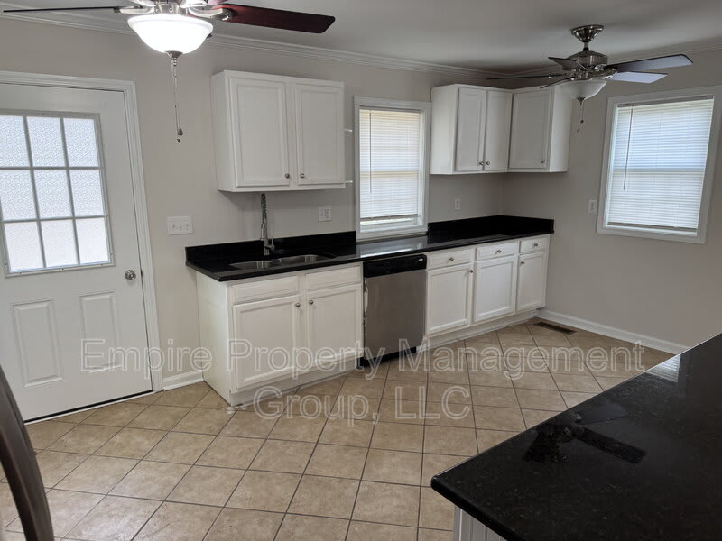103 Yorkshire Drive – photo 2
