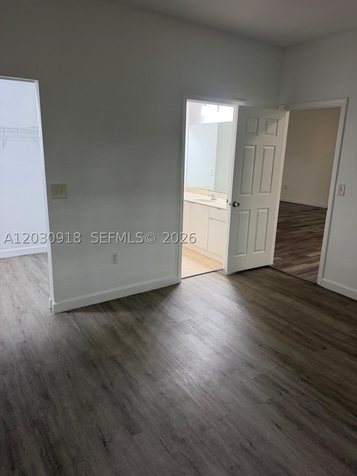 374 NE 27th Ave – photo 4