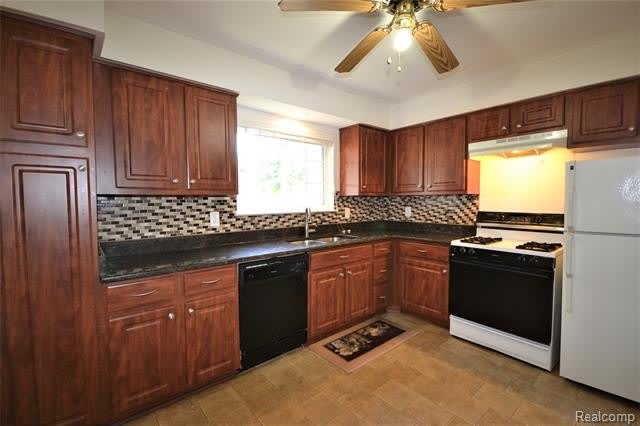 559 Fox Hills Drive N – photo 3