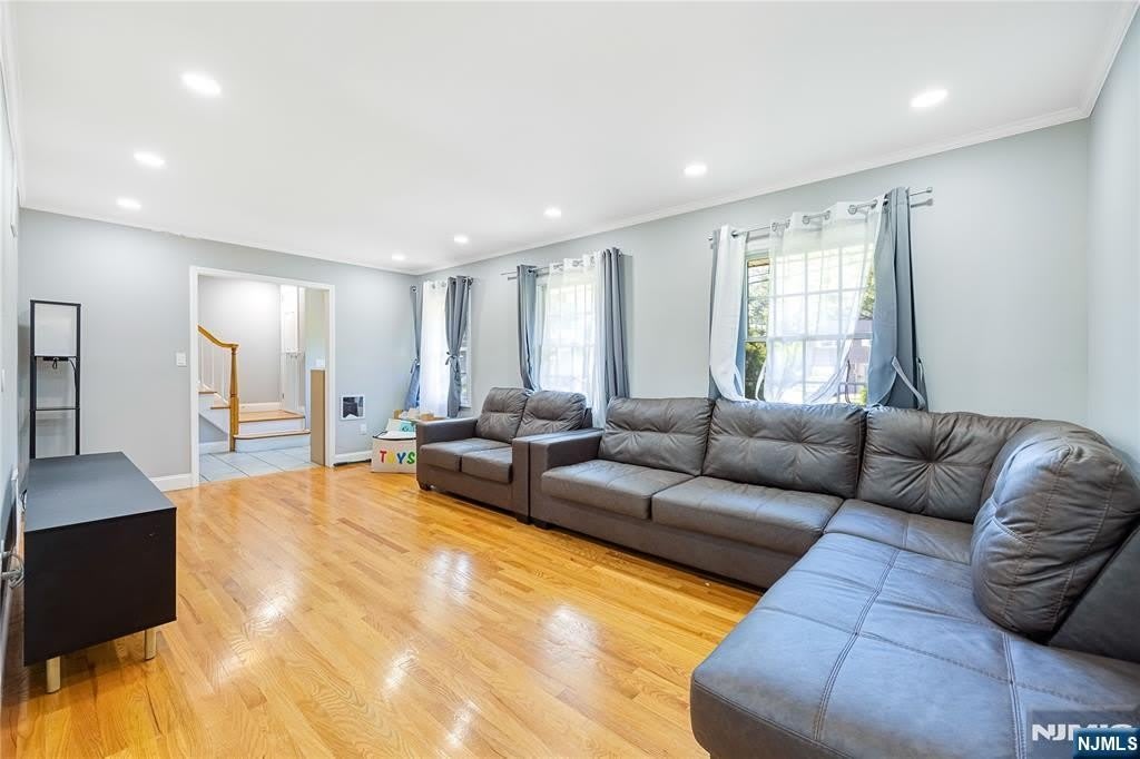 361 Walthery Avenue – photo 3