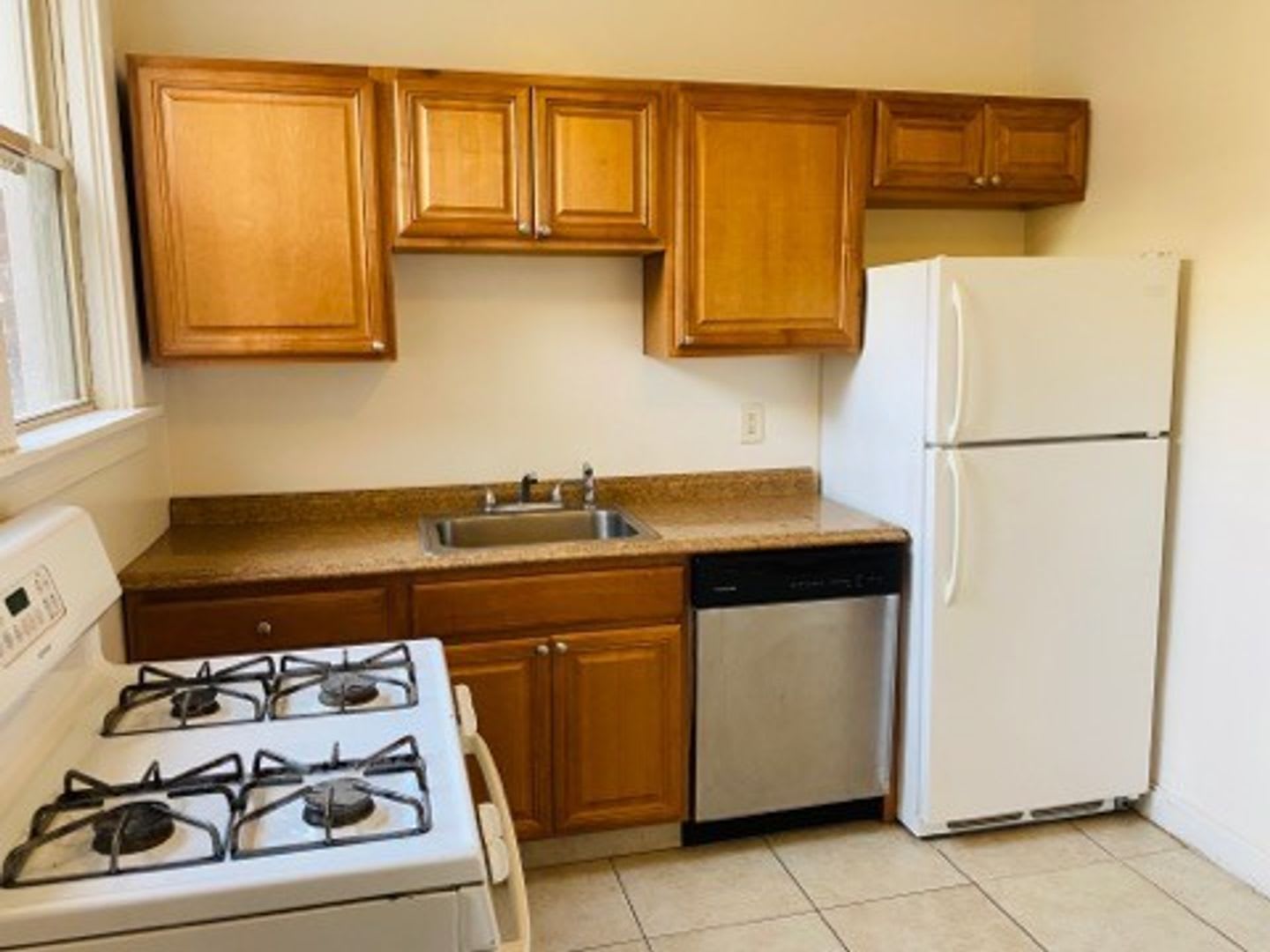 Incredible Two Story Duplex In Squirrel Hill – photo 4