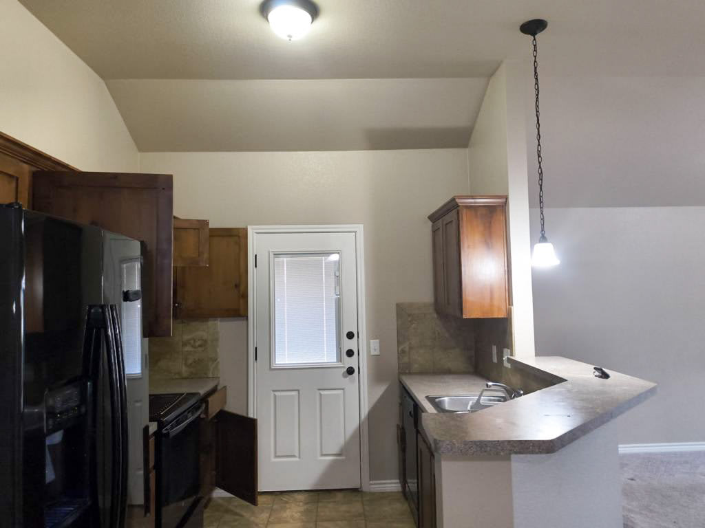 701 Sladecek Drive B – photo 3