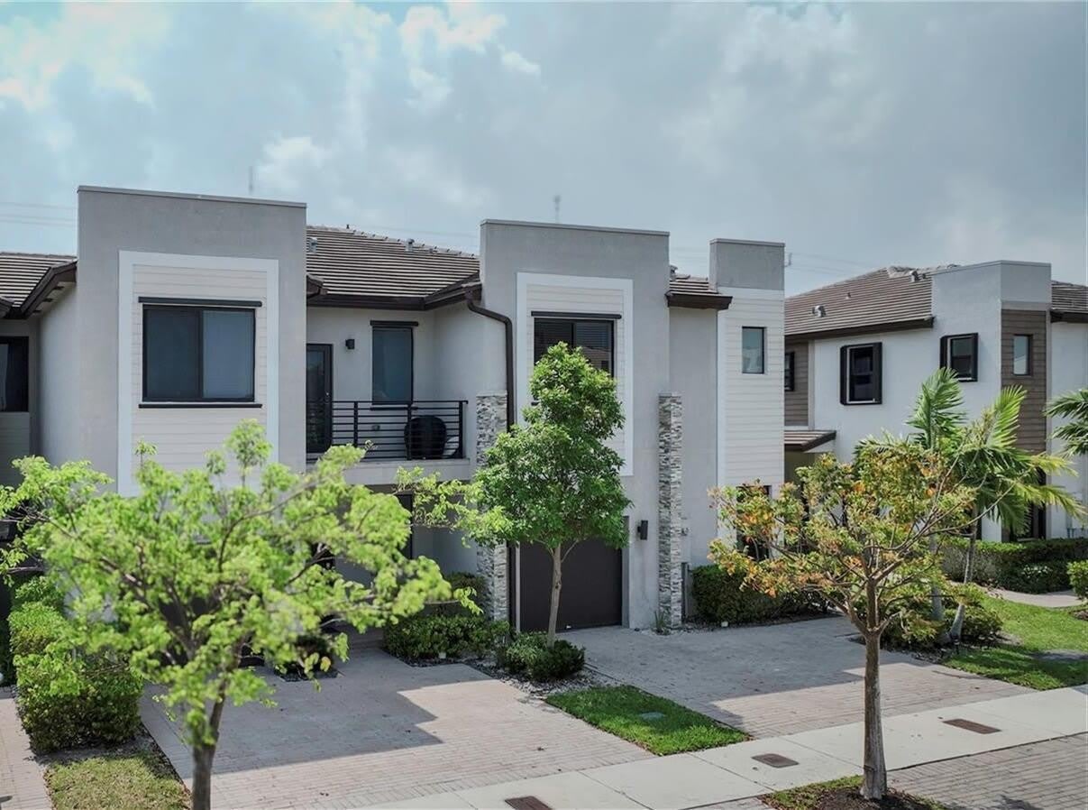 20600 NE 2nd Court – photo 2