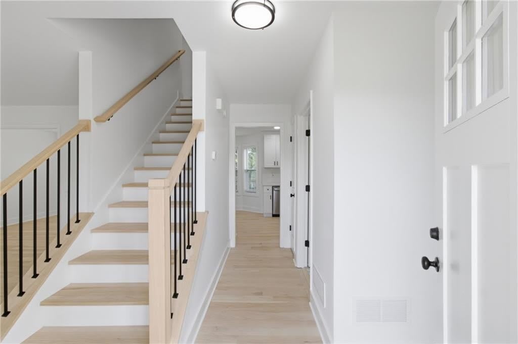 230 Pinebridge Court – photo 2