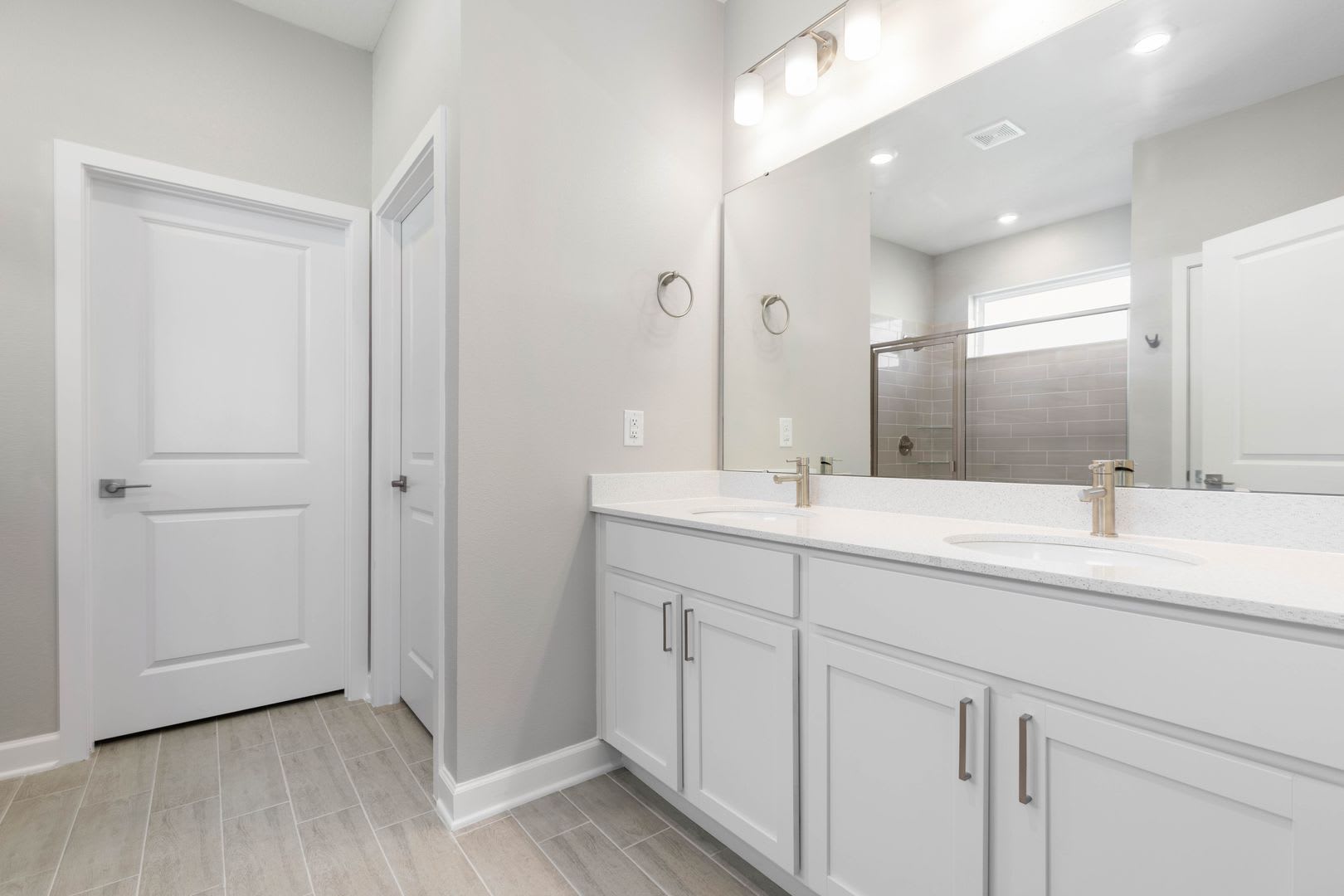 Modern Design Meets Move In Convenience Ready To Make This House Your Home – photo 5