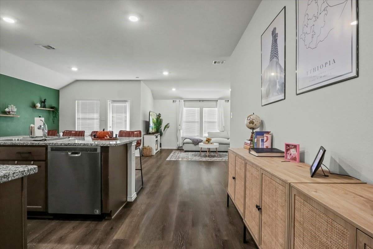 804 Roland Drive – photo 3