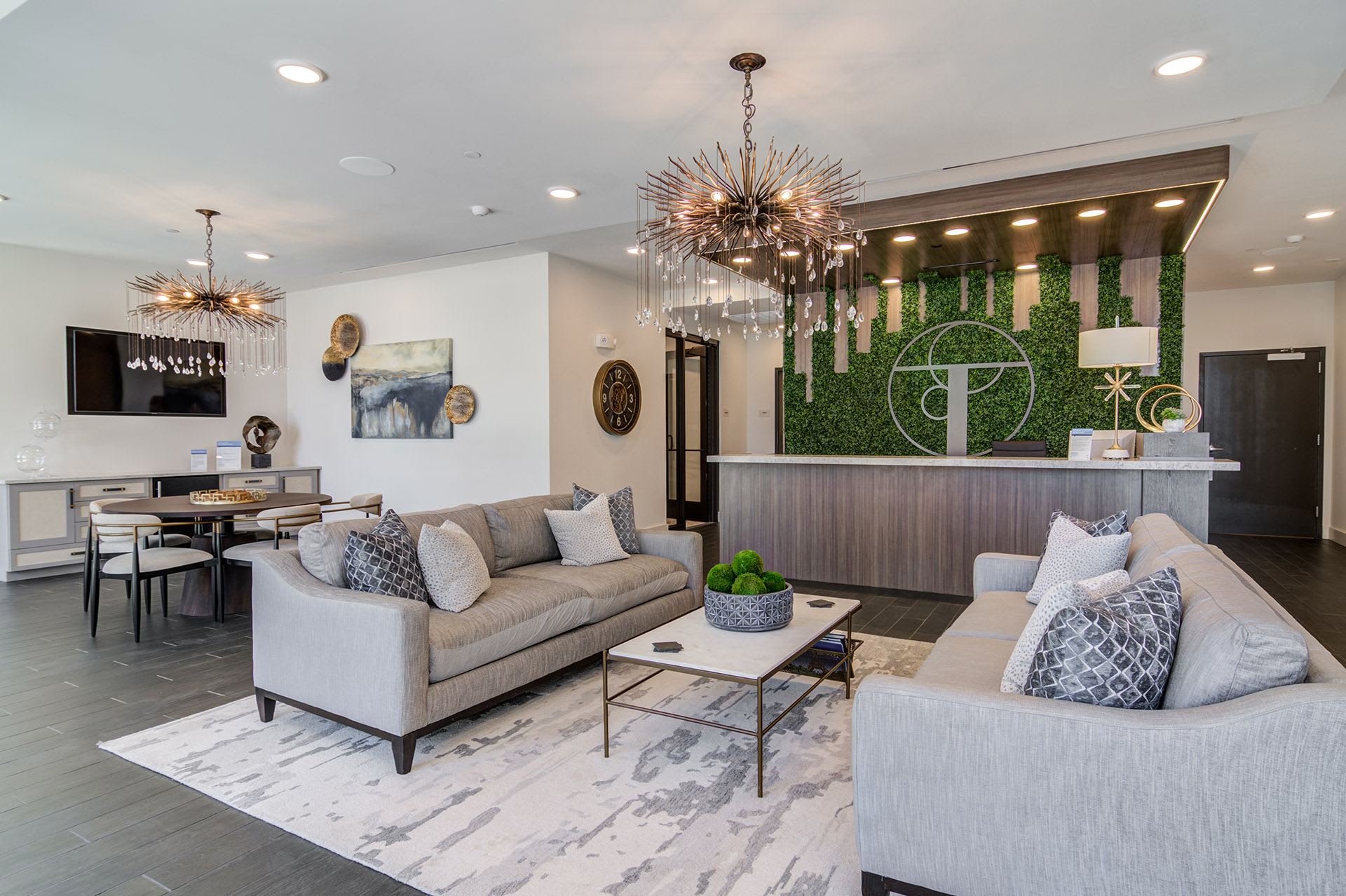 The Tomlin Luxury Apartments – photo 2