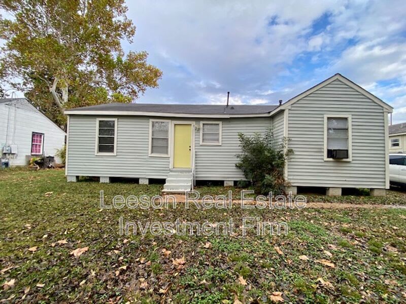 2632 2634 Foster Street – photo 2