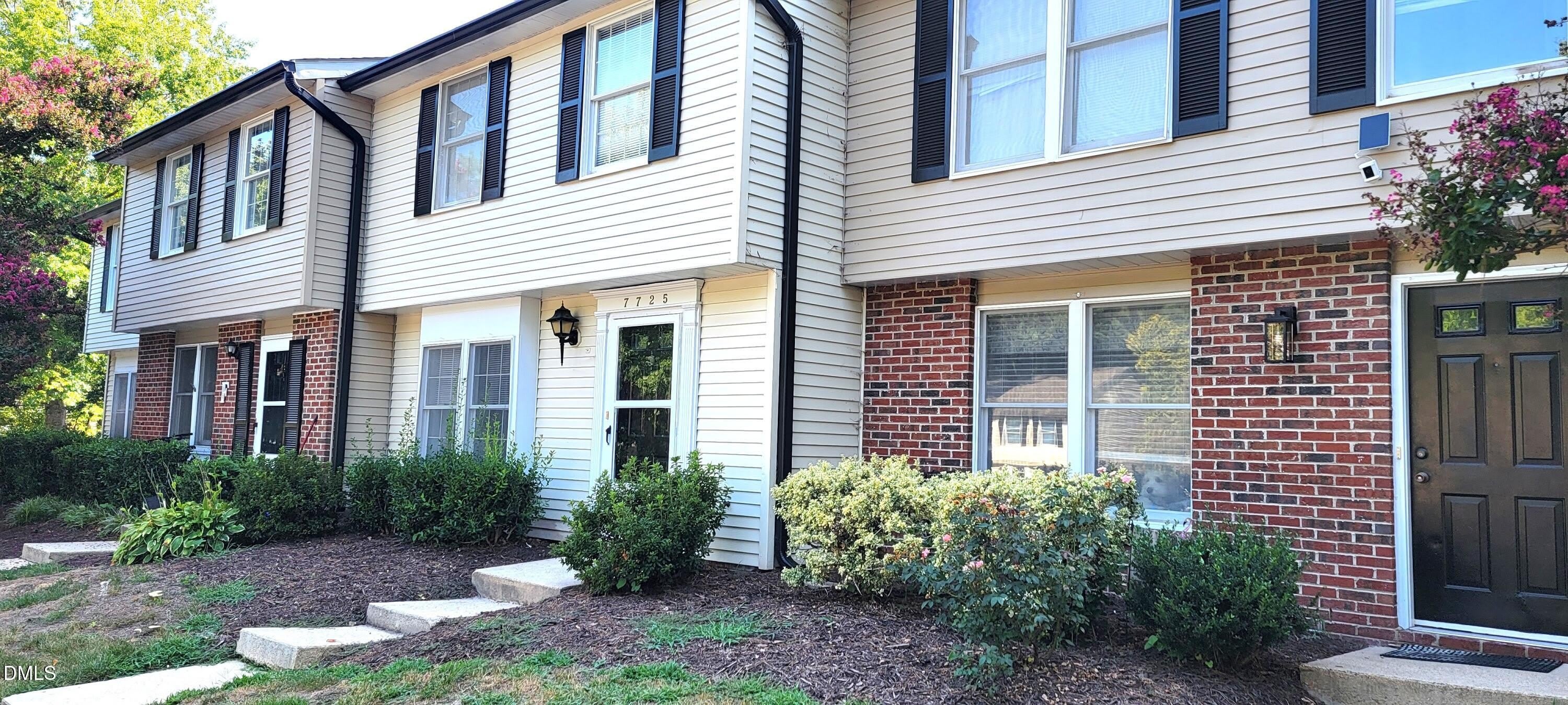 7725 Sandra Lane – photo 1