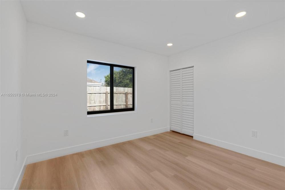 2174 NE 174th St – photo 3