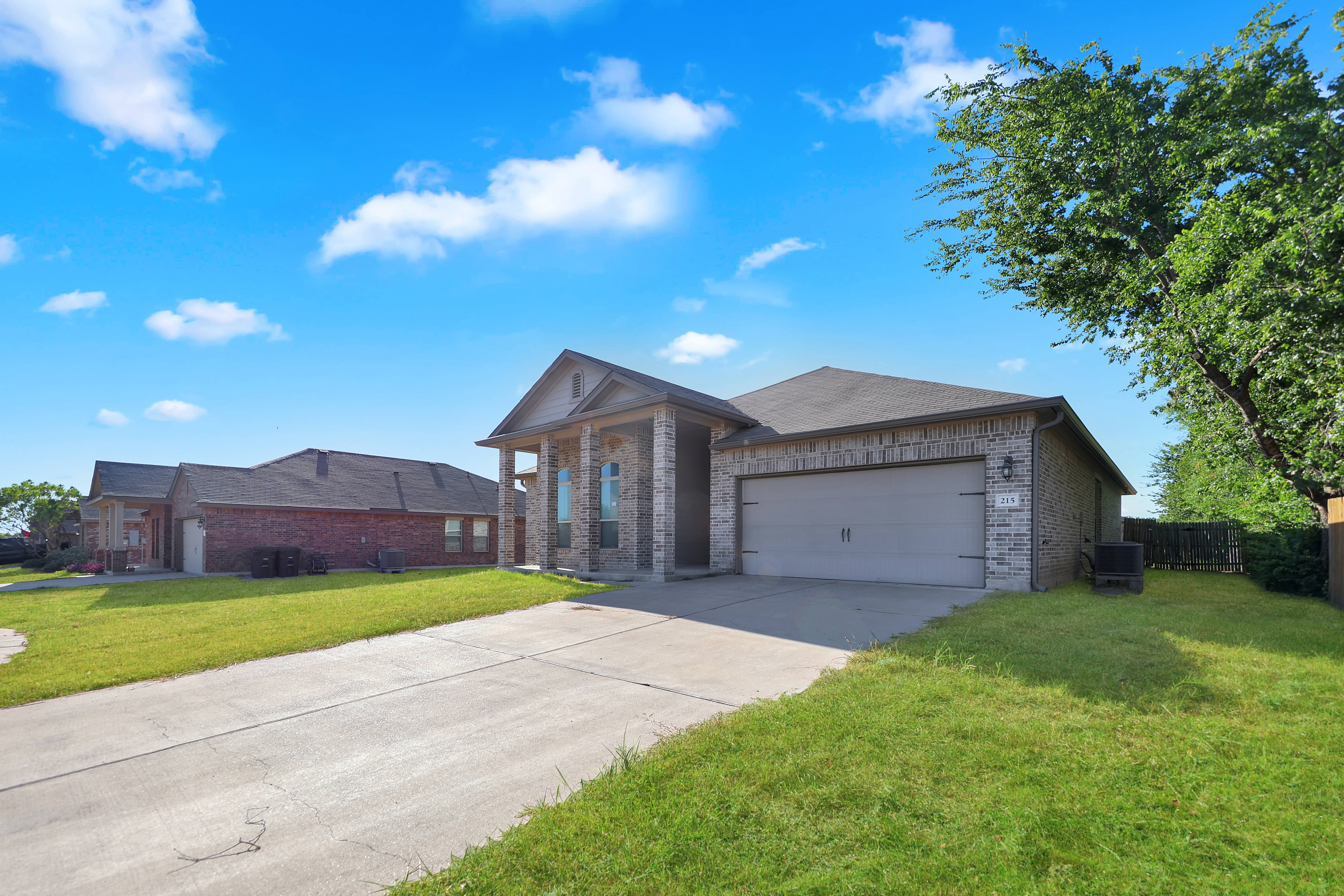215 Danielle Dr – photo 3