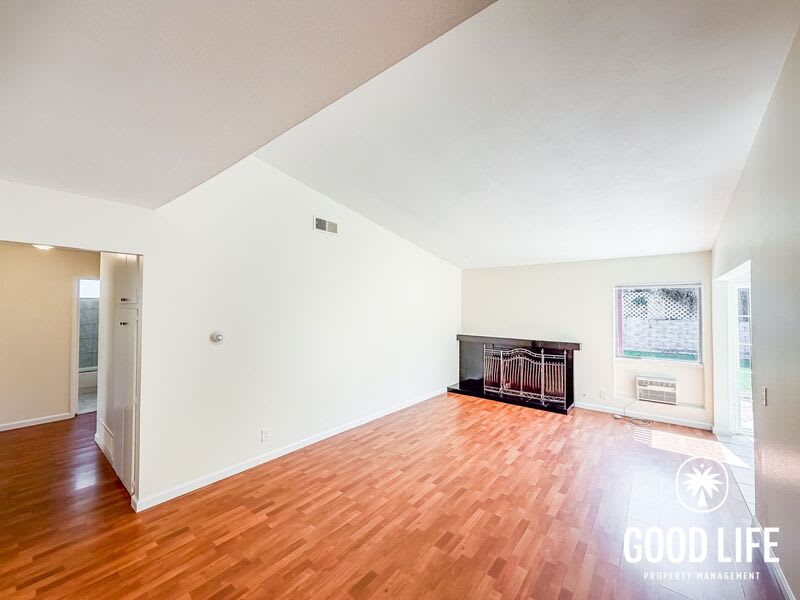 6645 Amberly St – photo 3