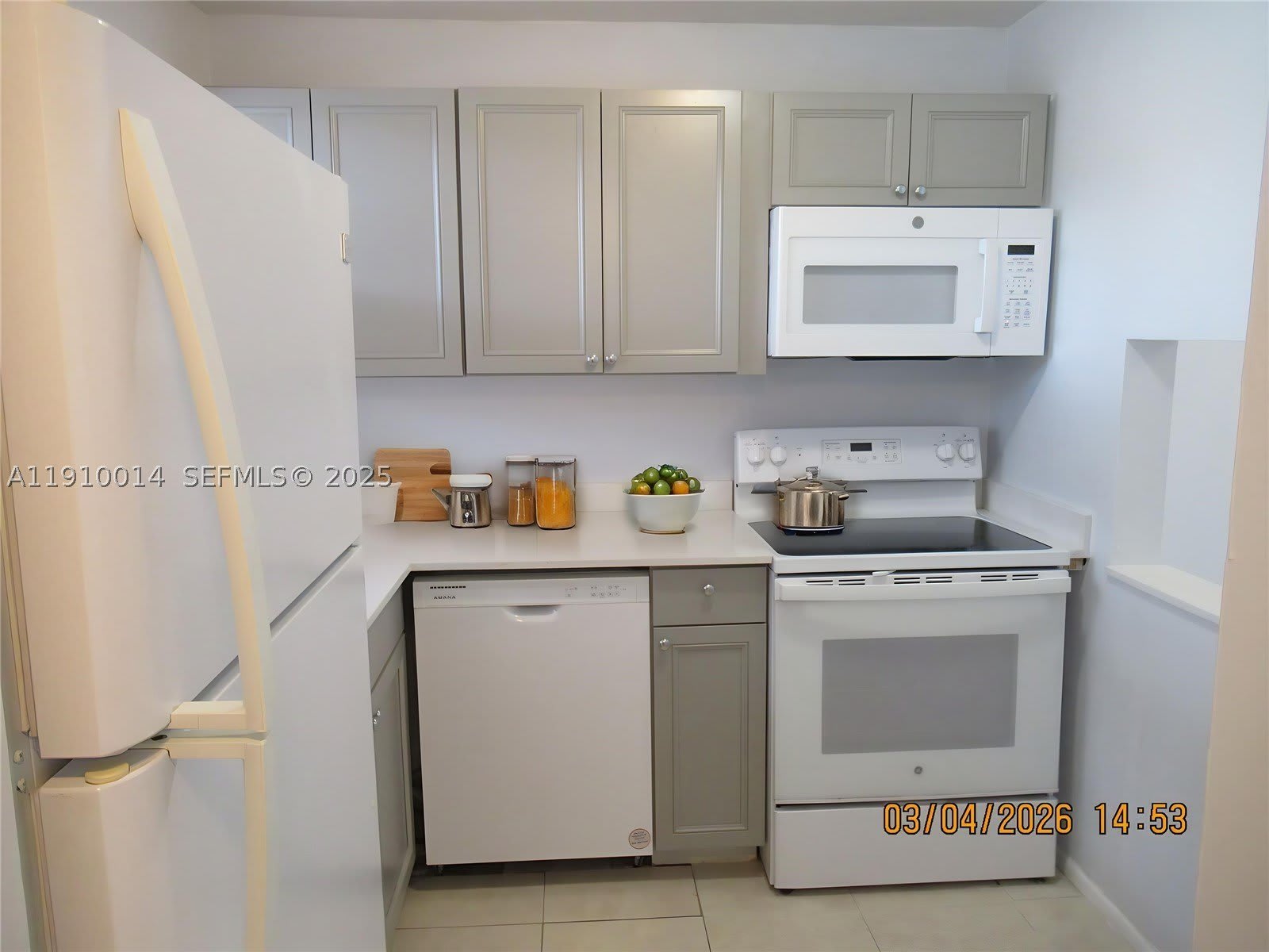 8400 Sunrise Lakes Blvd – photo 5