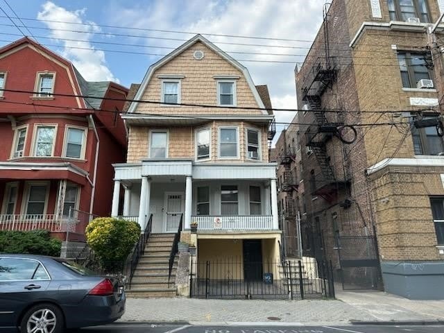 122 Jewett Ave – photo 1