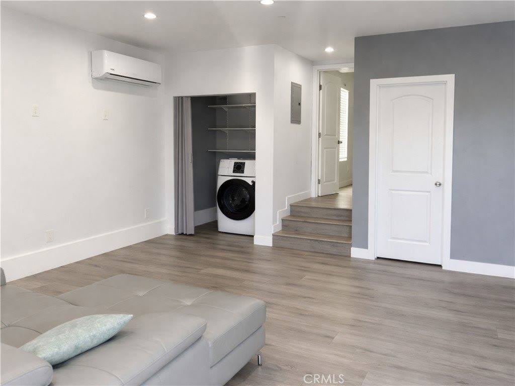 14673 Clymer St – photo 3
