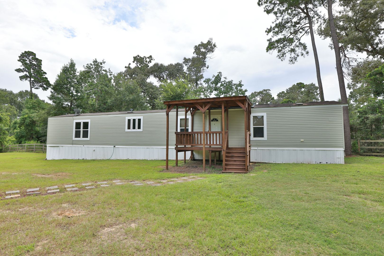 For Lease – photo 3
