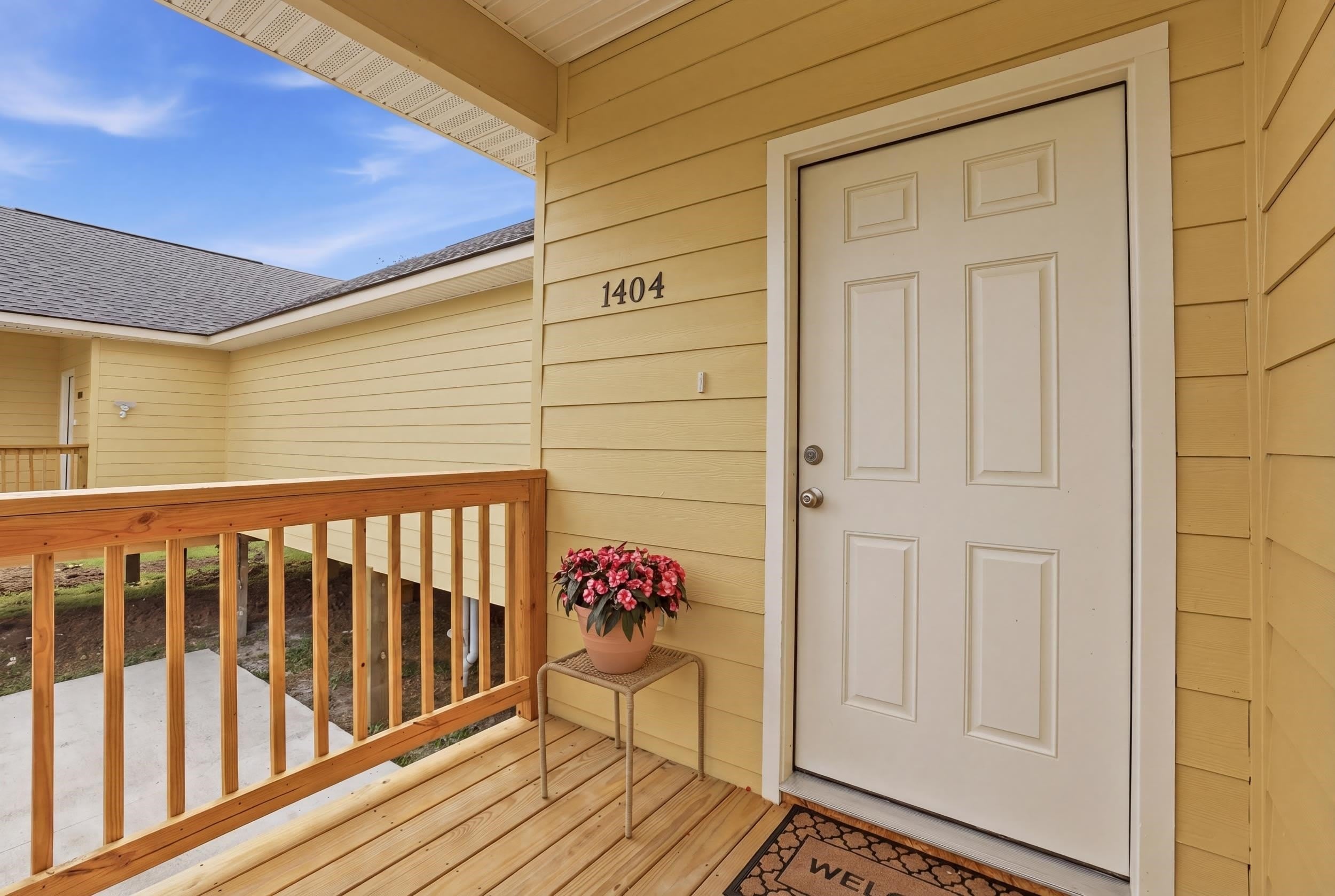 1406 Bonvillain St – photo 2