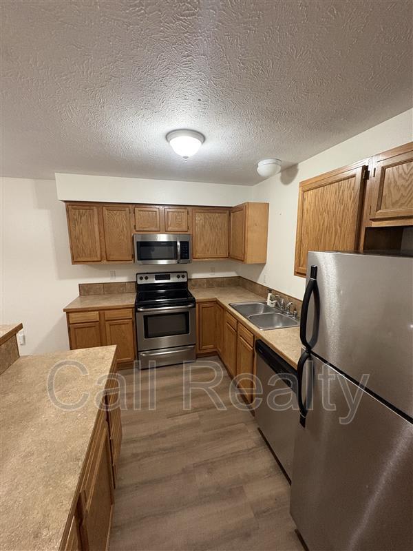 13424 E Skyview Ave, Unit B – photo 5