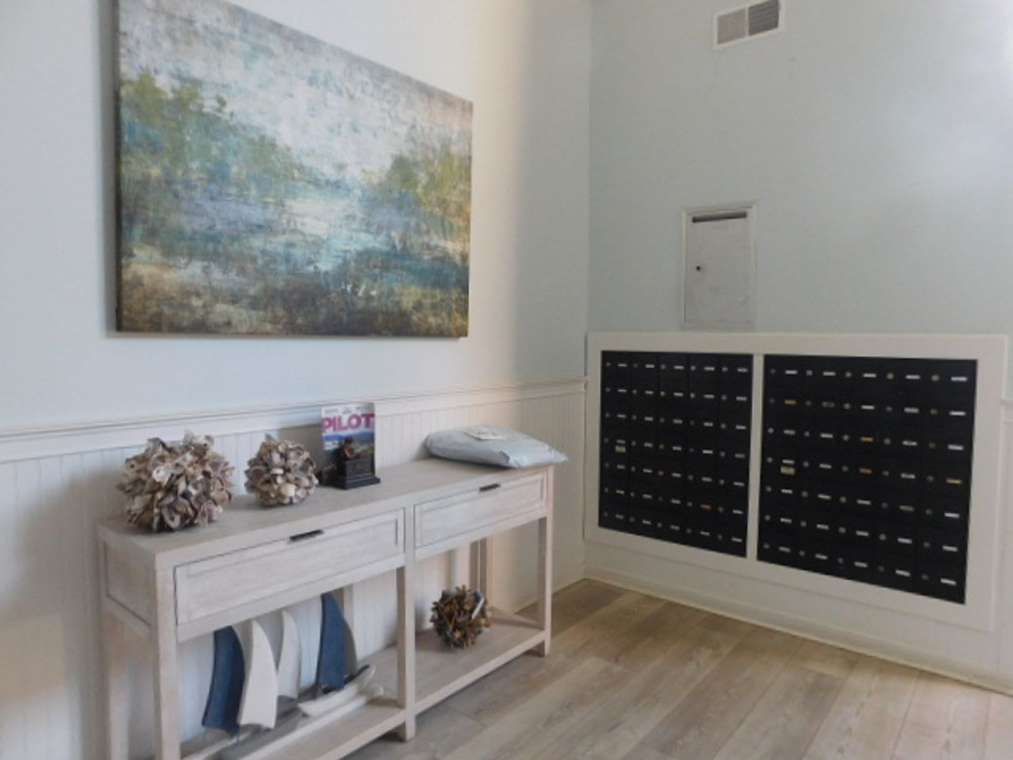 Remodeled 2 Bedroom 2 Bath Condo Over Looking Broad Creek – photo 4