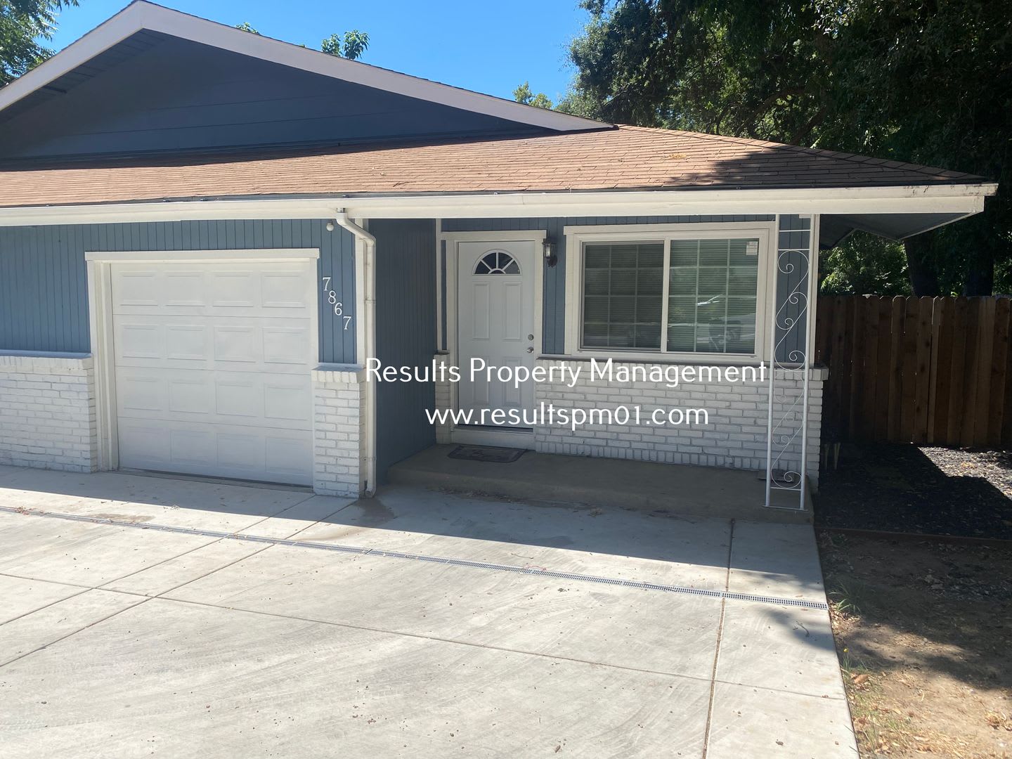Charming 2 Bed Two Bath Duplex – photo 2