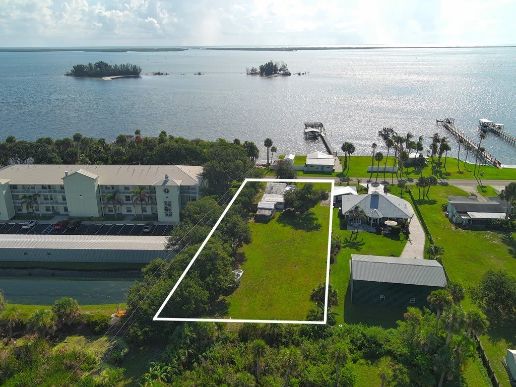 13485 N Indian River Drive – photo 1